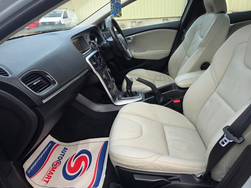 Used Volvo V40 2013 for sale - 76863620: Photo 34