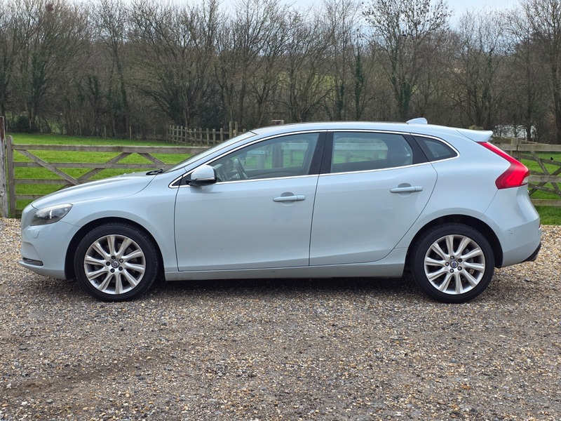 Used Volvo V40 2013 for sale - 76863620: Photo 7