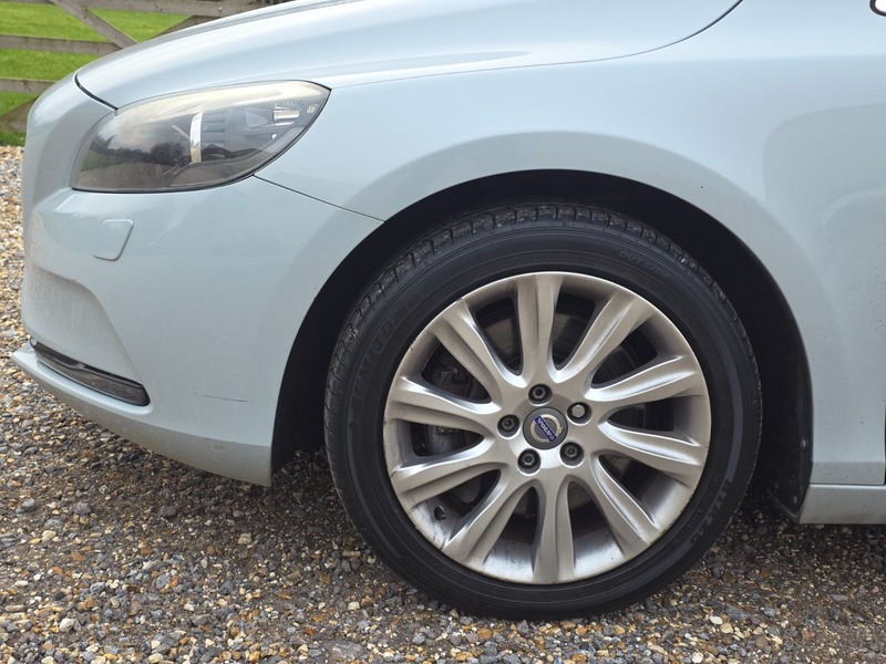 Used Volvo V40 2013 for sale - 76863620: Photo 8