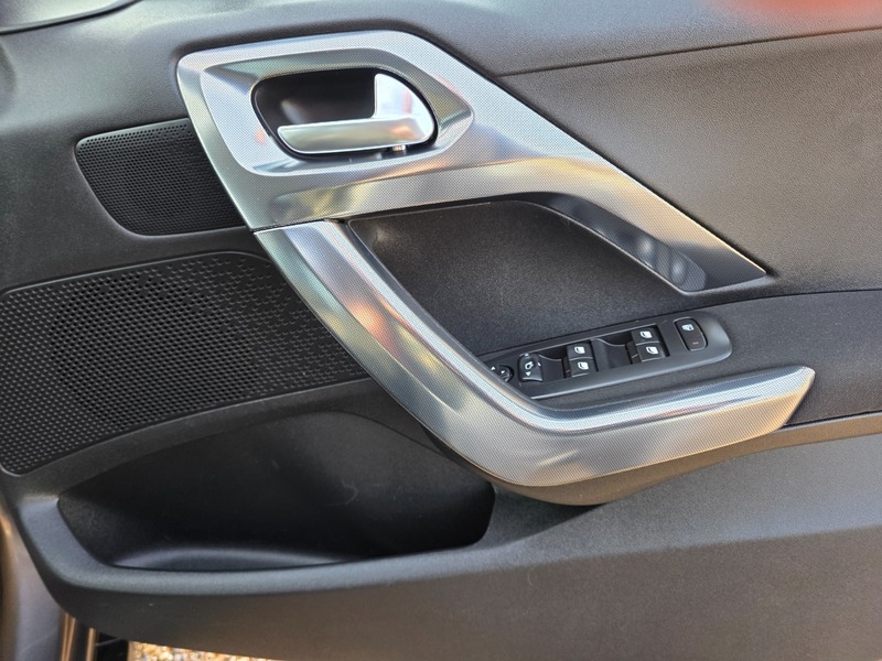 Used Peugeot 2008 2014 for sale - 76784642: Photo 13