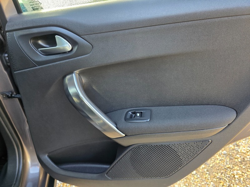 Used Peugeot 2008 2014 for sale - 76784642: Photo 26