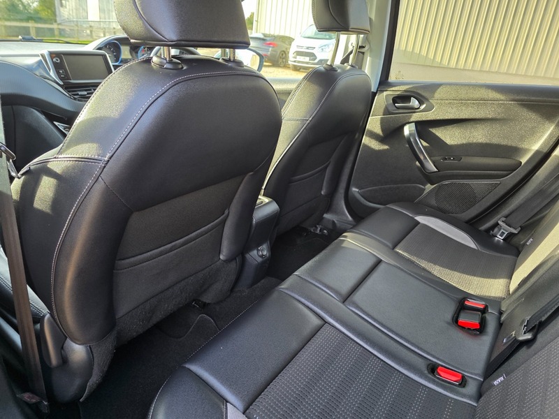 Used Peugeot 2008 2014 for sale - 76784642: Photo 29