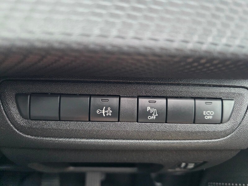 Used Peugeot 2008 2015 for sale - 77508190: Photo 35