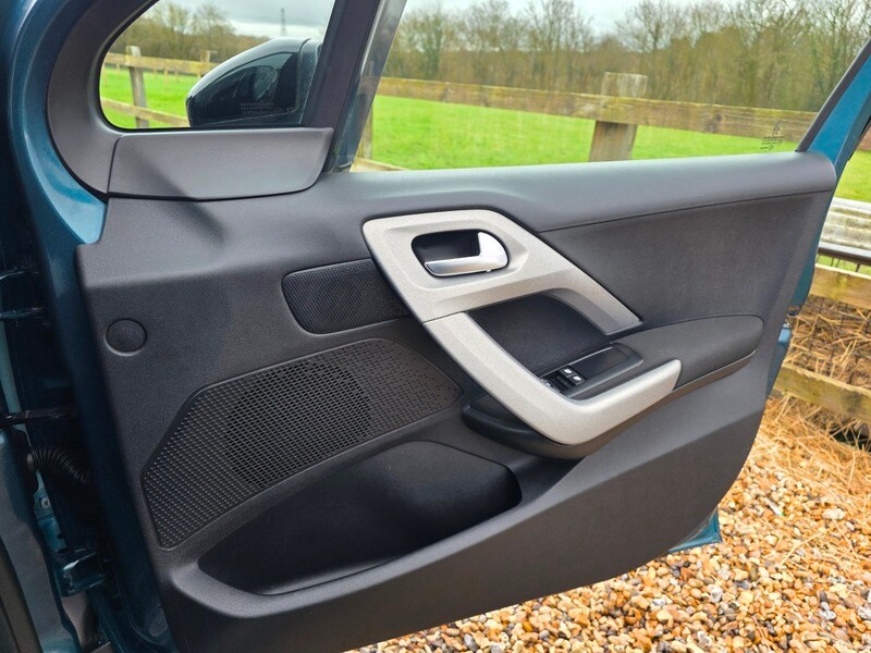 Used Peugeot 2008 2015 for sale - 77508190: Photo 37