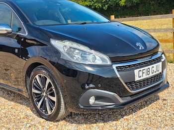 Used Peugeot 208 2018 for sale - 79335132: Photo