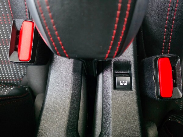 Used Peugeot 2008 2017 for sale - 76280601: Photo 30