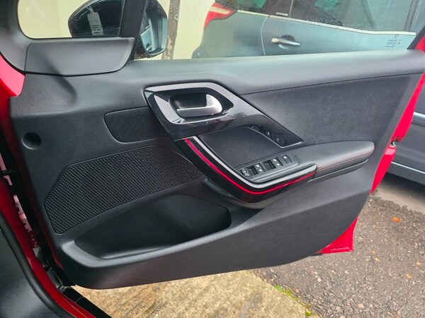 Used Peugeot 2008 2017 for sale - 76280601: Photo 44