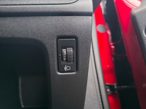 Used Peugeot 2008 2017 for sale - 76280601: Photo 46