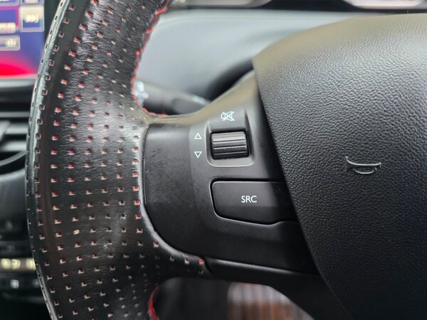 Used Peugeot 2008 2017 for sale - 76280601: Photo 48