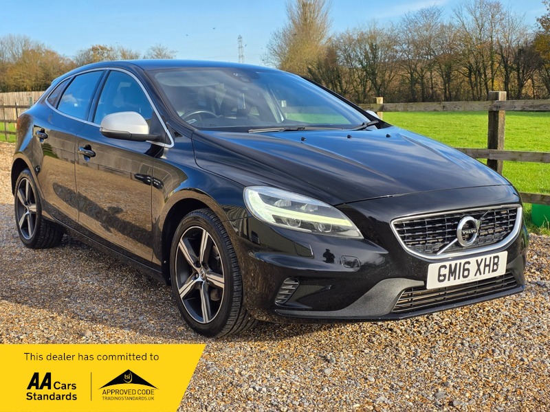 Used Volvo V40 2016 for sale - 76784648: Photo 1