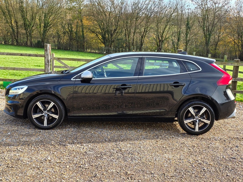 Used Volvo V40 2016 for sale - 76784648: Photo 11