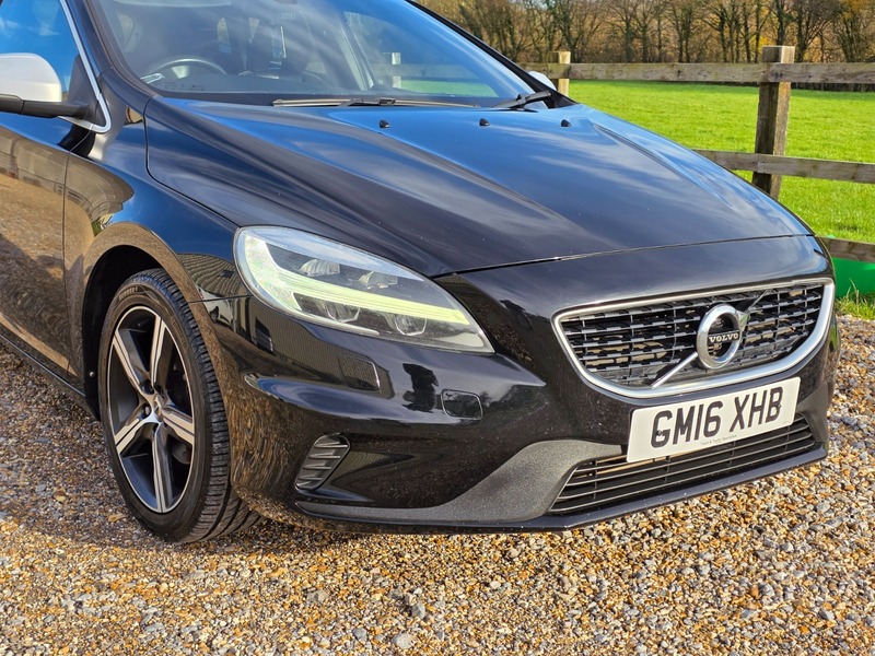 Used Volvo V40 2016 for sale - 76784648: Photo 2