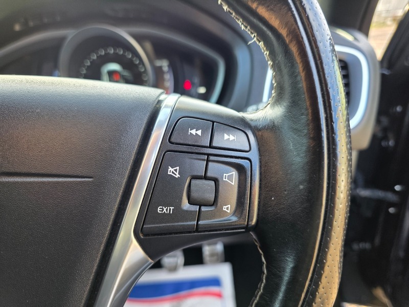 Used Volvo V40 2016 for sale - 76784648: Photo 25