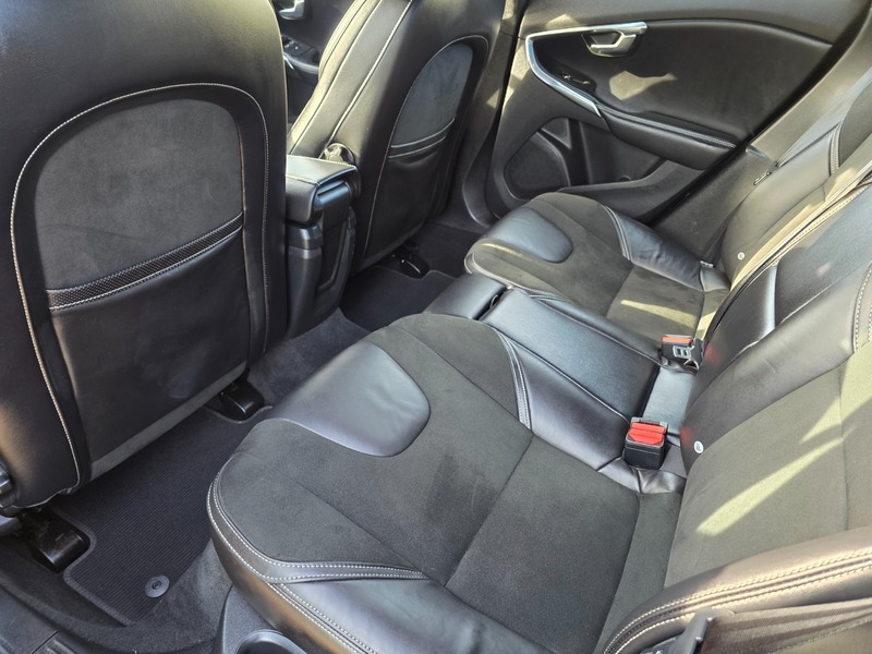 Used Volvo V40 2016 for sale - 76784648: Photo 32