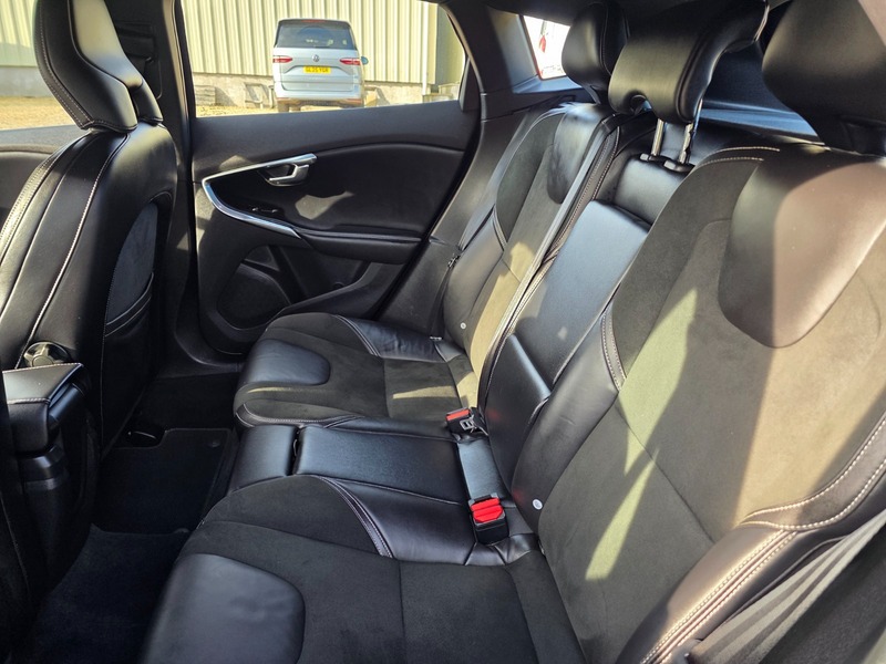 Used Volvo V40 2016 for sale - 76784648: Photo 34