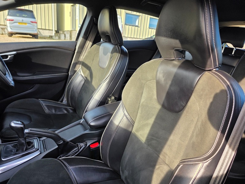 Used Volvo V40 2016 for sale - 76784648: Photo 36