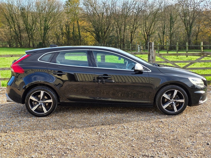 Used Volvo V40 2016 for sale - 76784648: Photo 4