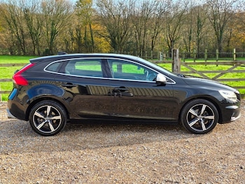 Used Volvo V40 2016 for sale - 76784648: Photo
