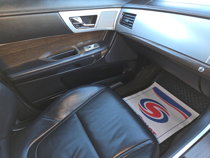 Used Jaguar XF 2013 for sale - 76784645: Photo 28