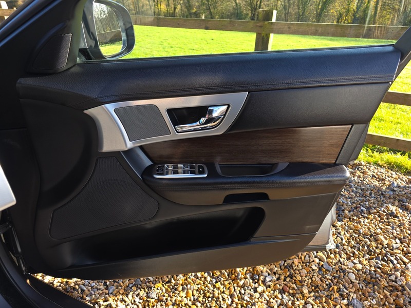 Used Jaguar XF 2013 for sale - 76784645: Photo 44