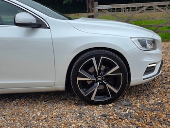 Used Volvo V60 2017 for sale - 78920203: Photo