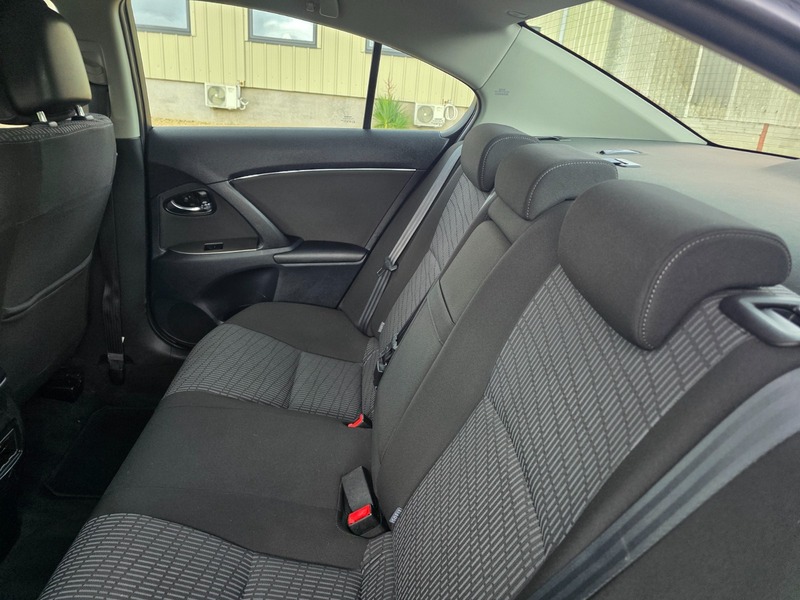 Used Toyota Avensis 2011 for sale - 76185845: Photo 28