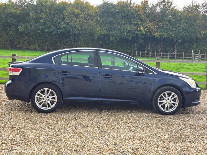 Used Toyota Avensis 2011 for sale - 76185845: Photo 3