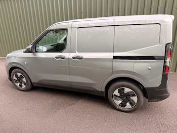 Used Ford Transit Courier 2025 for sale - 78480137: Photo