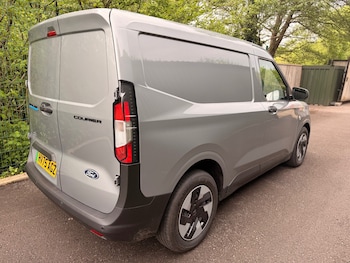 Used Ford Transit Courier 2025 for sale - 78480137: Photo