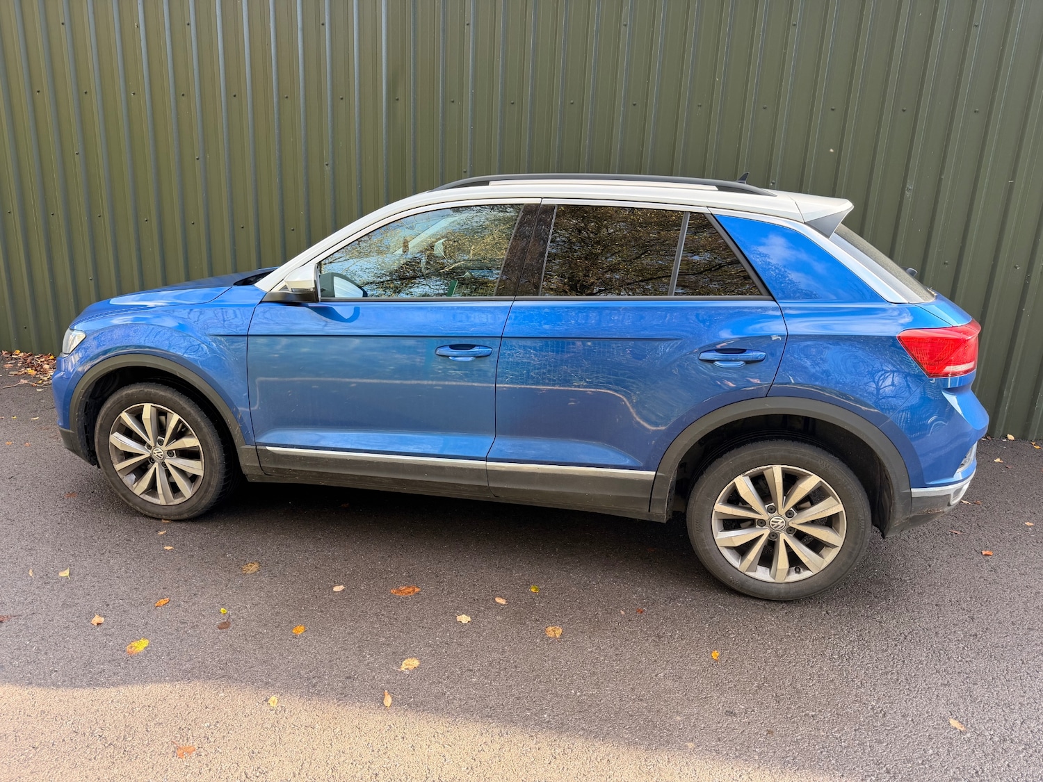 Used Volkswagen T-Roc 2018 for sale - 76568246: Photo 2