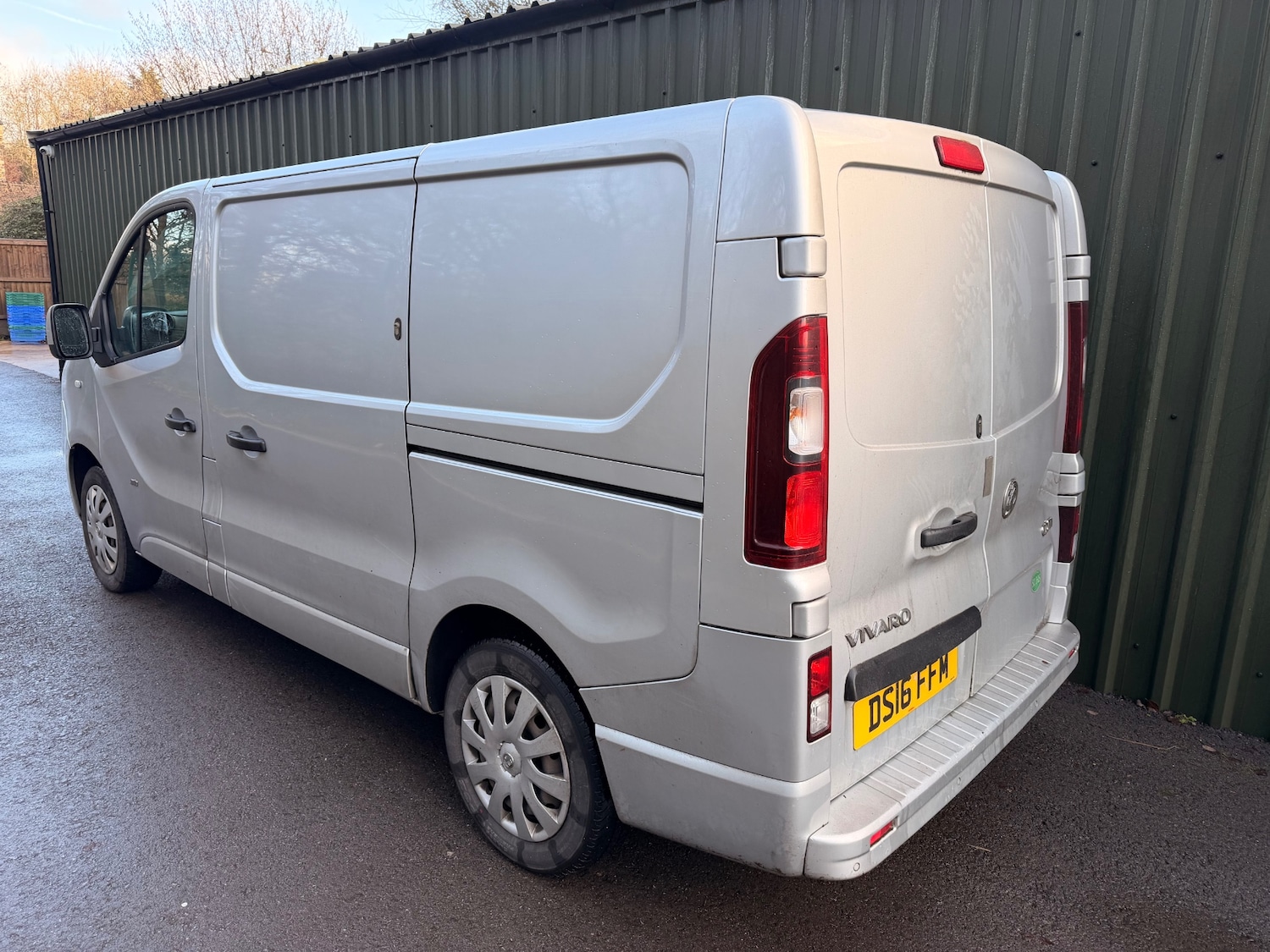 Used Vauxhall Vivaro 2016 for sale - 77220303: Photo 2
