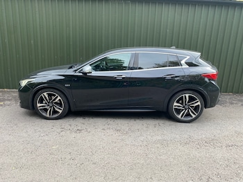 Used Infiniti Q30 2016 for sale - 76064010: Photo