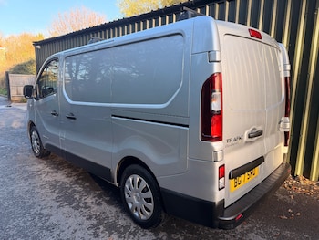 Used Renault Trafic 2017 for sale - 76687480: Photo