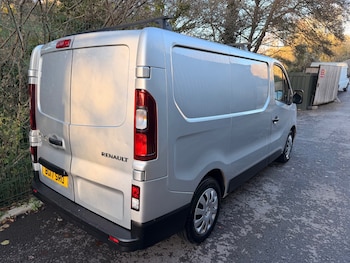 Used Renault Trafic 2017 for sale - 76687480: Photo
