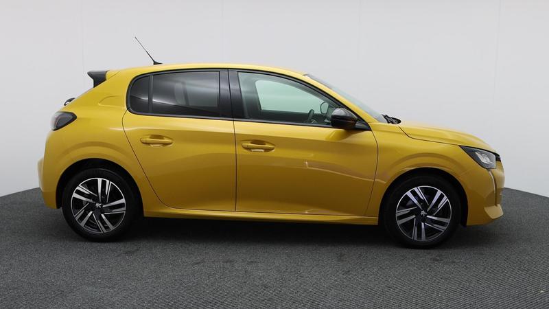 Used Peugeot 208 2023 for sale - 77117371: Photo 2