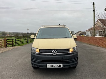 Used Volkswagen Transporter 2016 for sale - 77111229: Photo