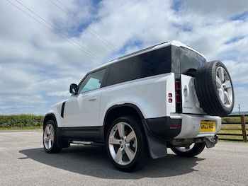 Used Land Rover Defender 2023 for sale - 78912631: Photo