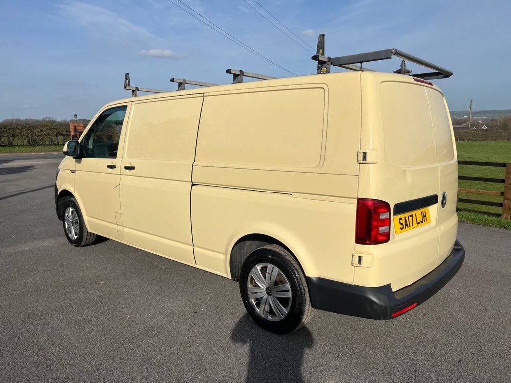 Used Volkswagen Transporter 2017 for sale - 77941717: Photo 5