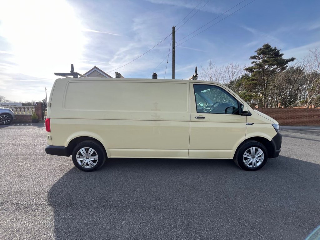 Used Volkswagen Transporter 2017 for sale - 77941717: Photo 9