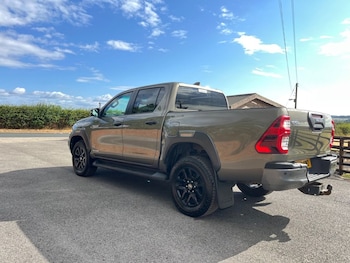 Used Toyota Hilux 2022 for sale - 79385414: Photo