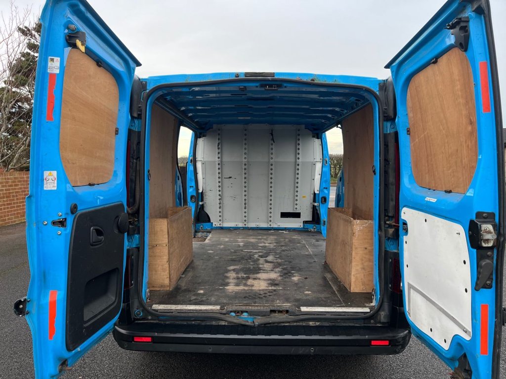 Used Vauxhall Vivaro 2016 for sale - 77269099: Photo 8