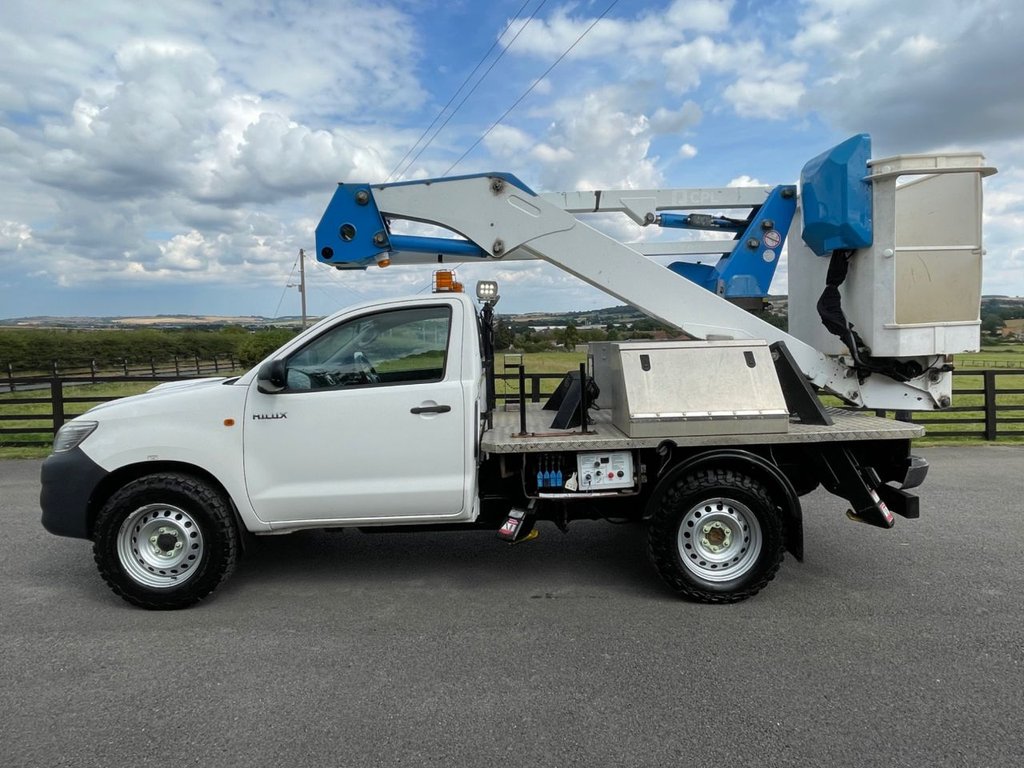 Used Toyota Hilux 2014 for sale - 76056884: Photo 12