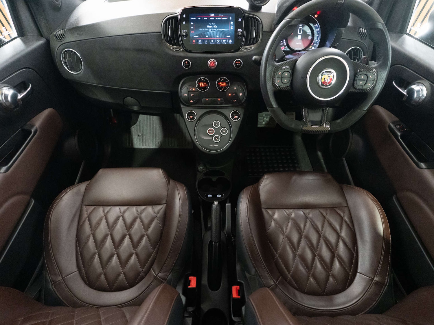 Used Abarth 695 2022 for sale - 77022759: Photo 2