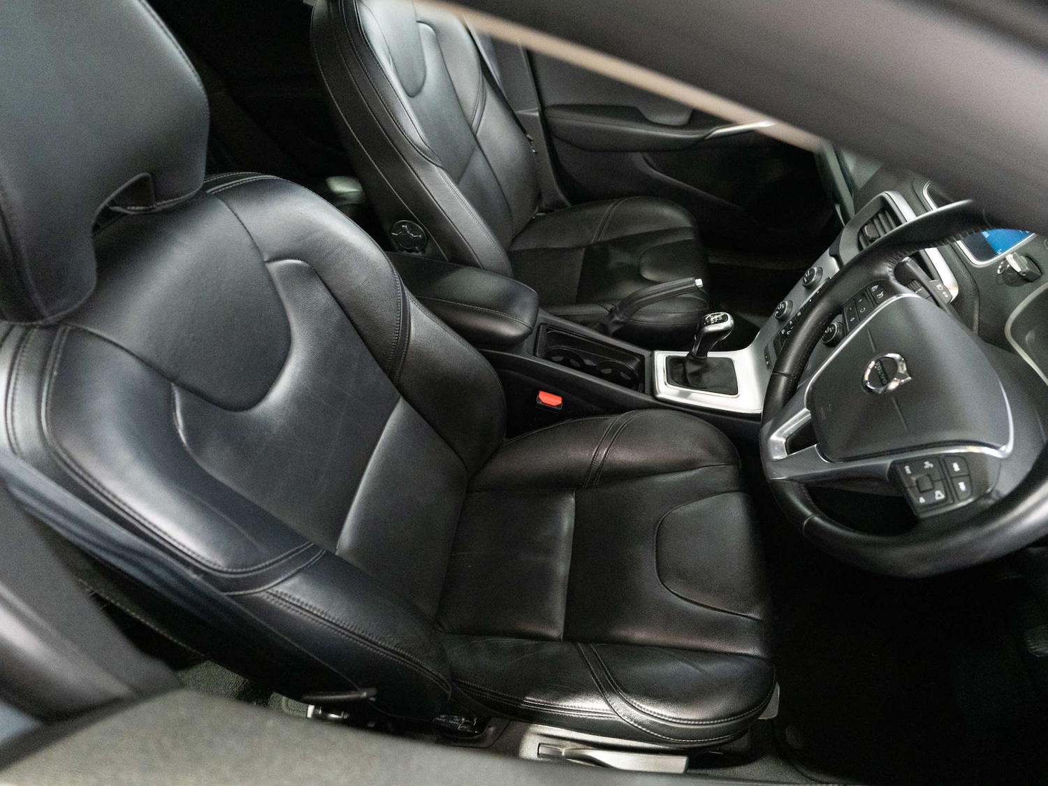 Used Volvo V40 2016 for sale - 77621896: Photo 10