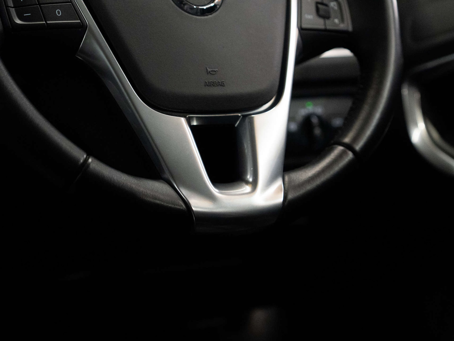 Used Volvo V40 2016 for sale - 77621896: Photo 17