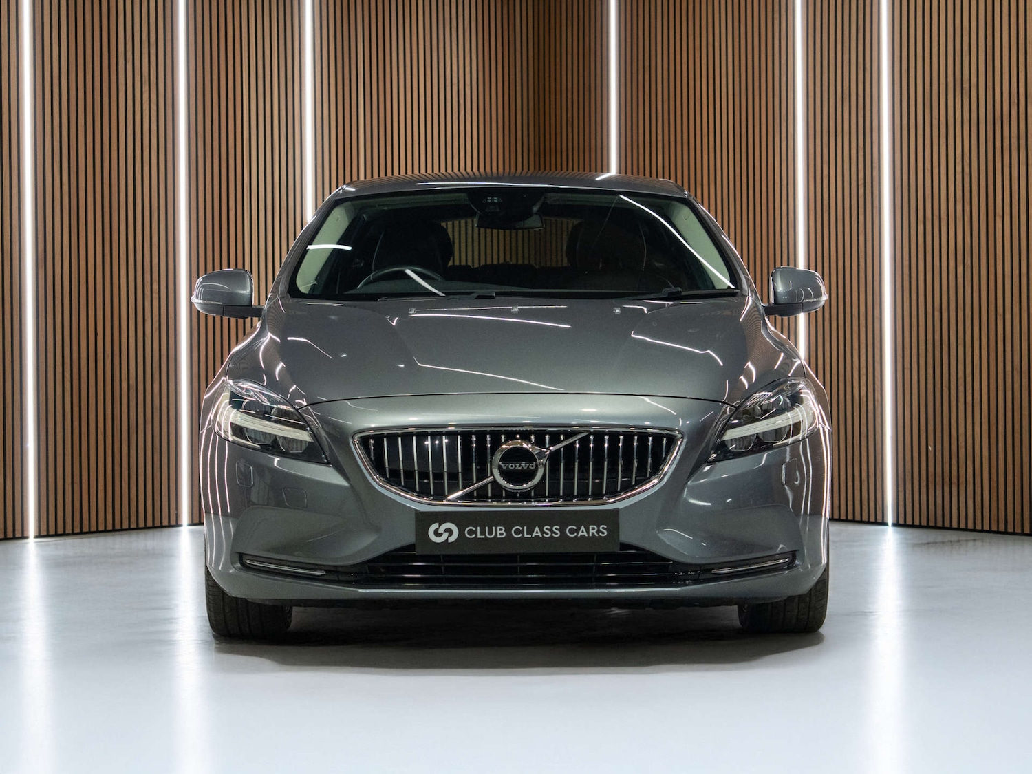 Used Volvo V40 2016 for sale - 77621896: Photo 4