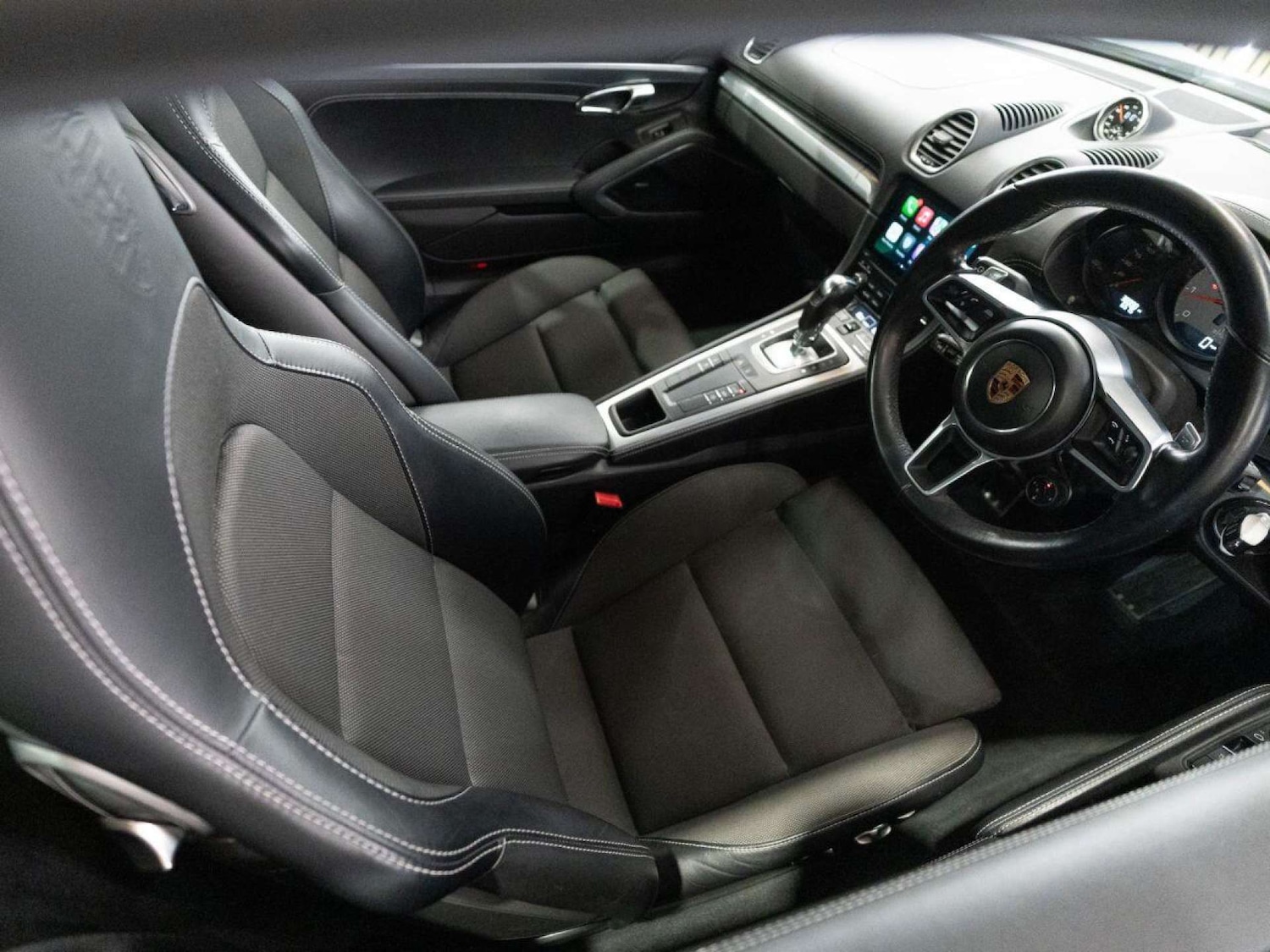 Used Porsche Cayman 2018 for sale - 77988195: Photo 2