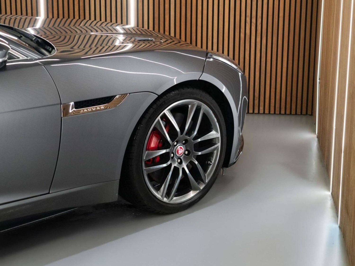 Used Jaguar F-Type 2018 for sale - 77025232: Photo 10