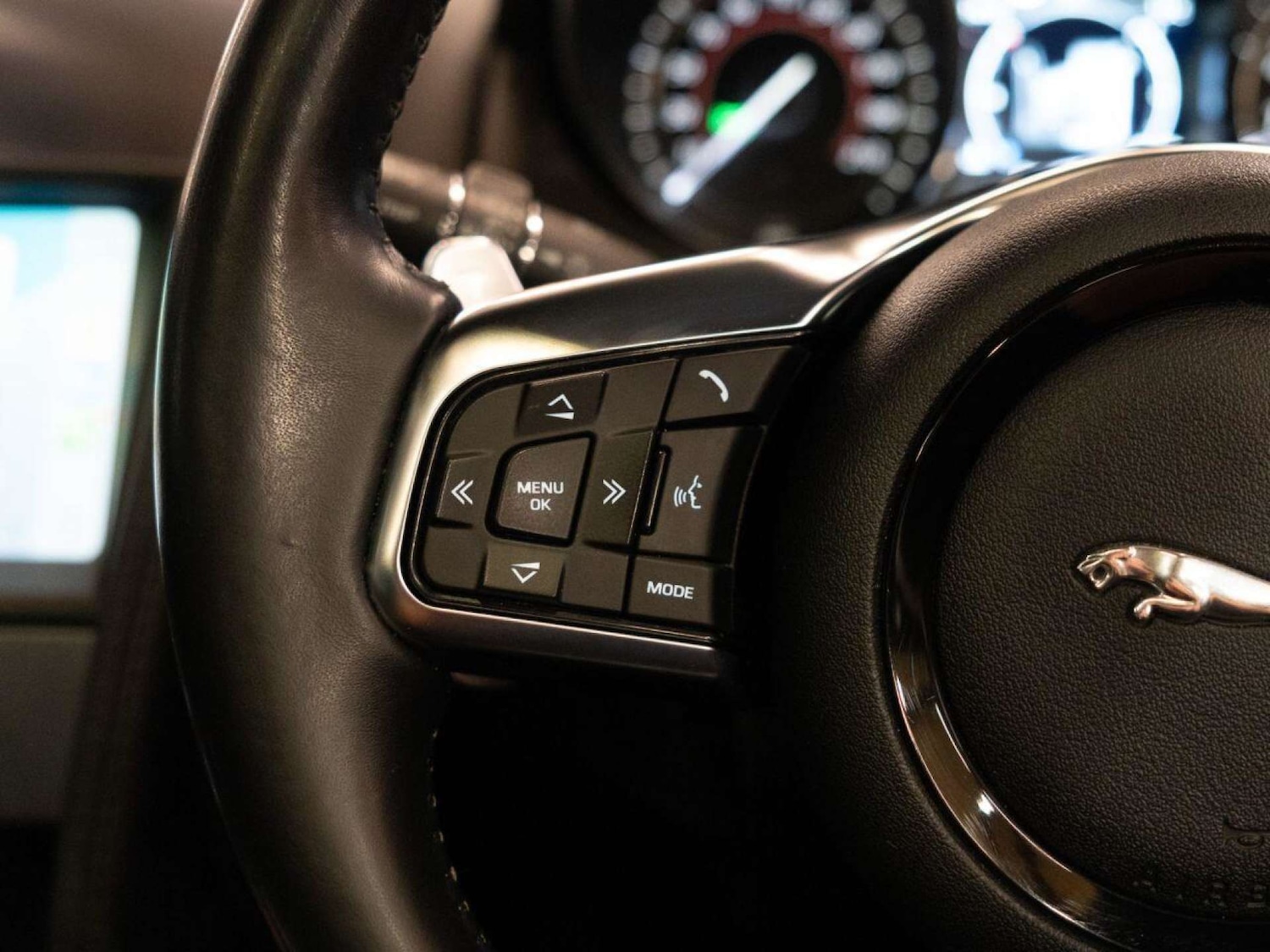 Used Jaguar F-Type 2018 for sale - 77025232: Photo 17