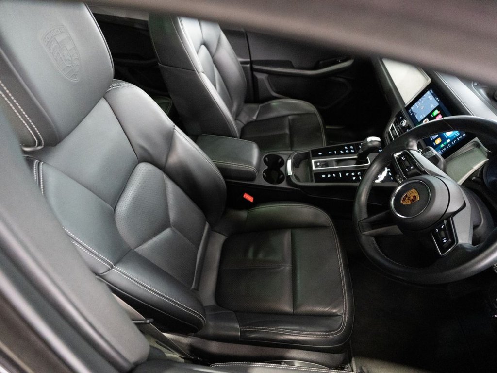 Used Porsche Macan 2022 for sale - 76690744: Photo 31